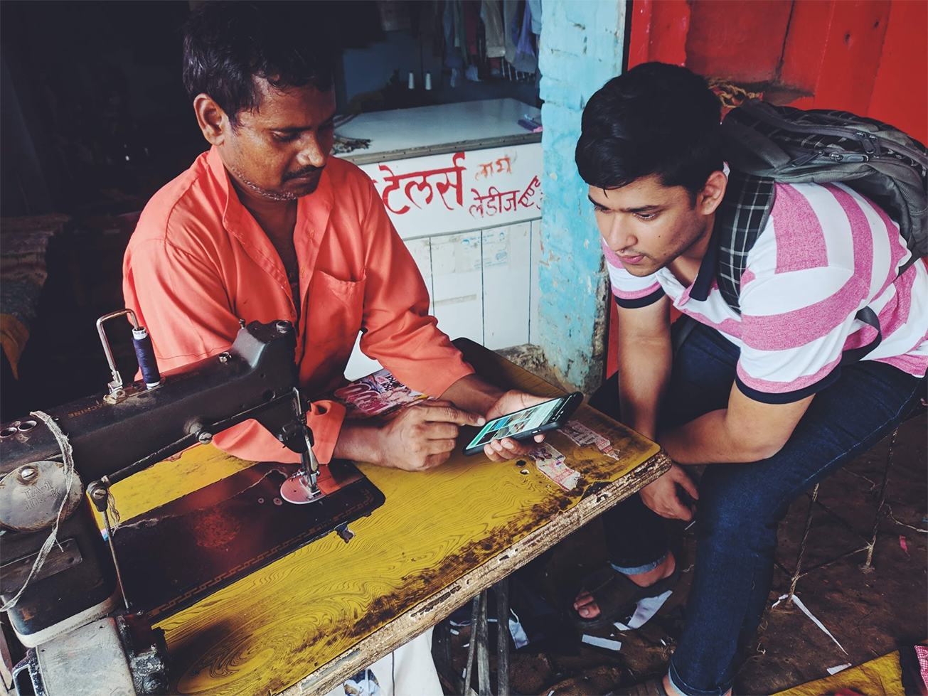 User research trip to Khabar Lahariya's regional office